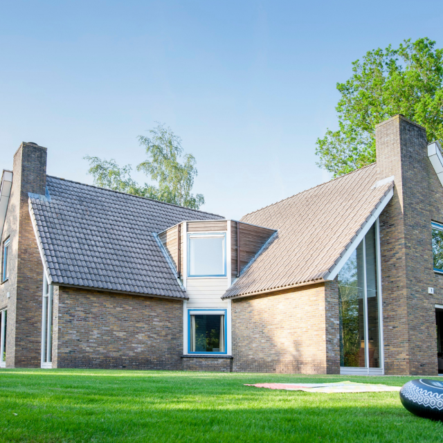 20 person Family House