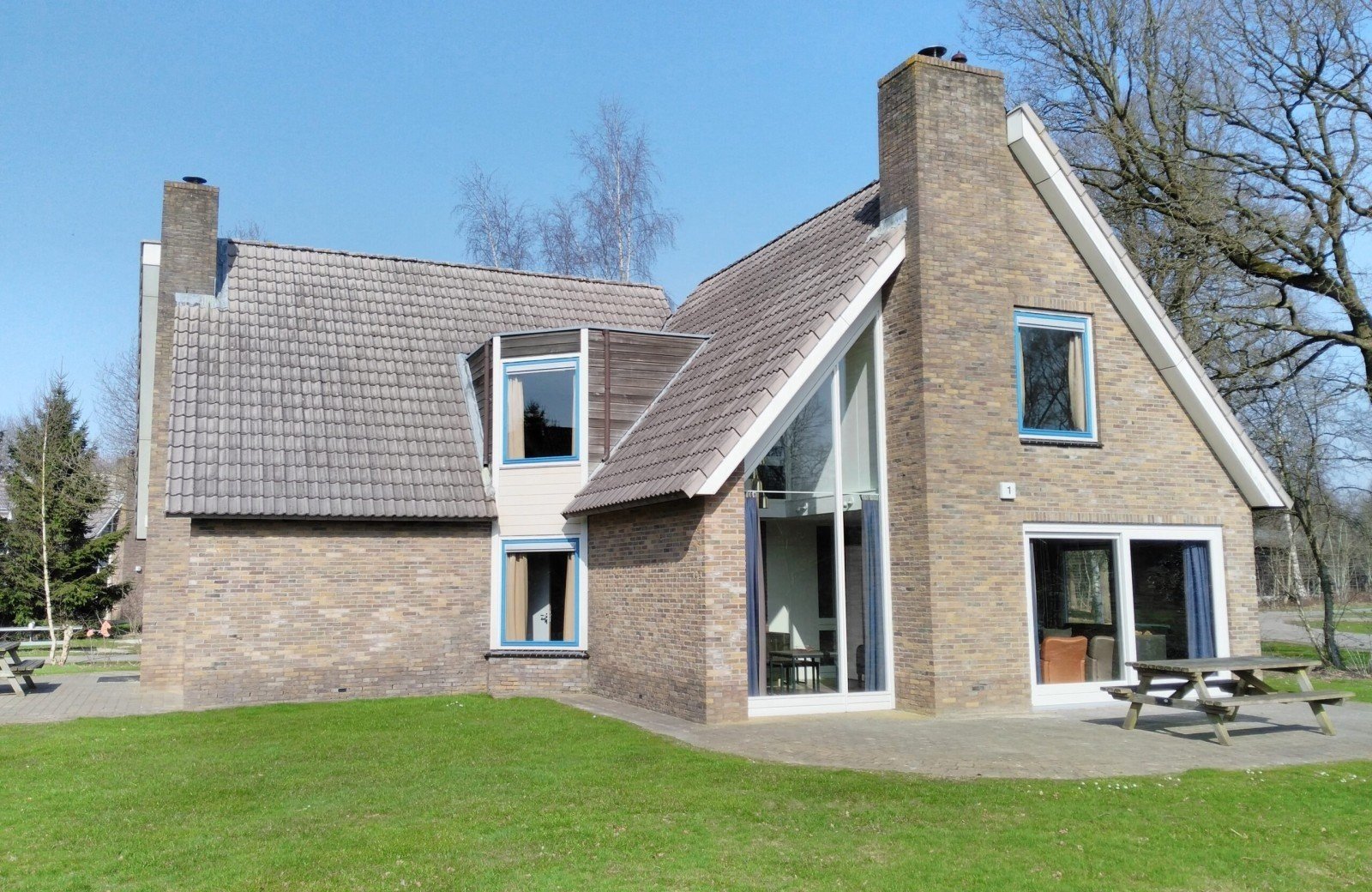 16-person Family House Comfort