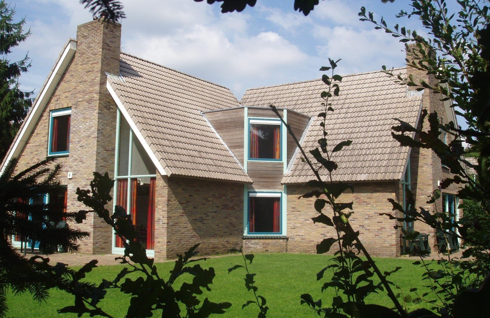 20-person Family House